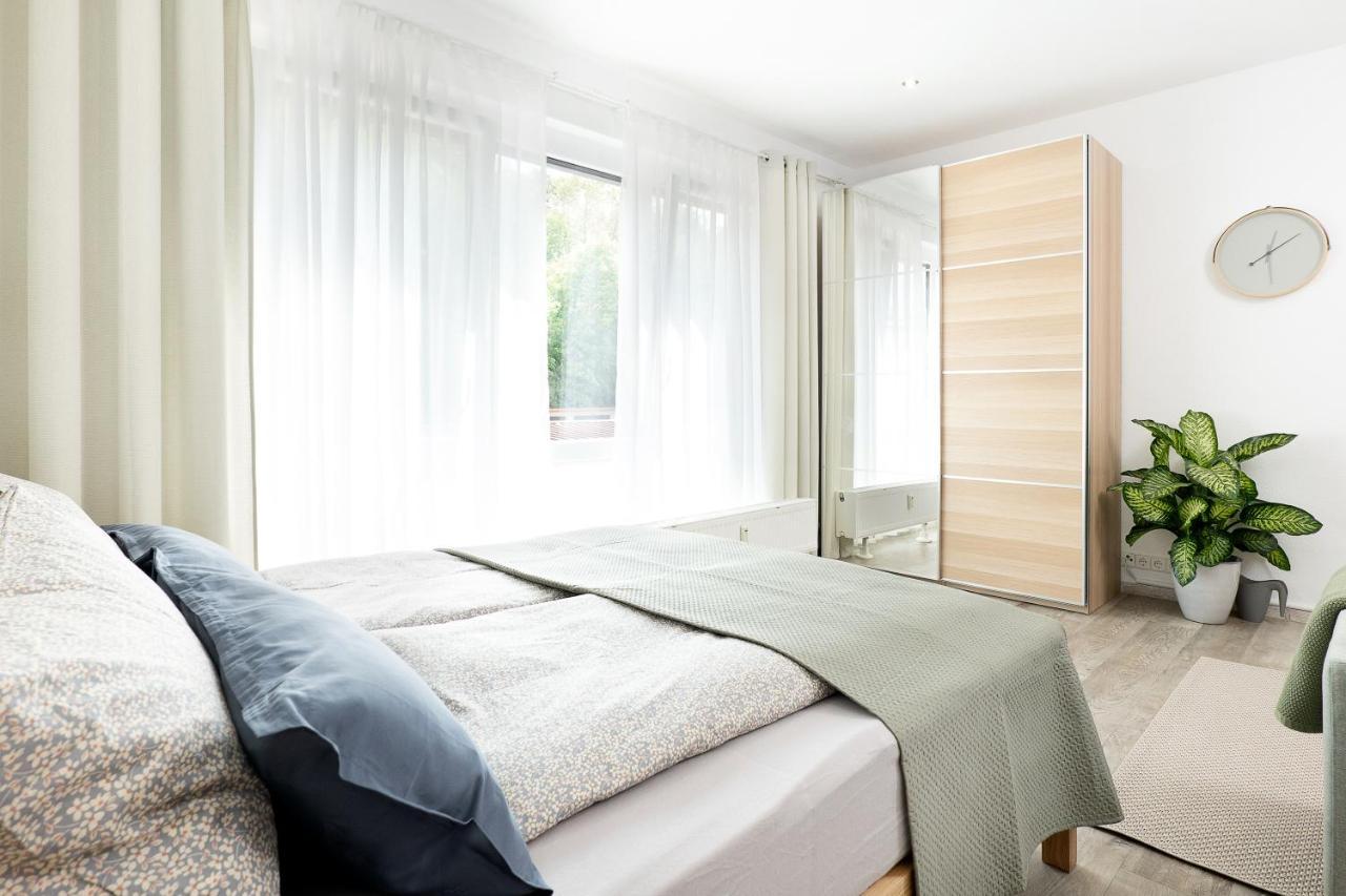 Apart4Me Scandi Apartment Geislingen Zentral Mit Parkplatz Гайслинген-ан-дер-Штайге Экстерьер фото