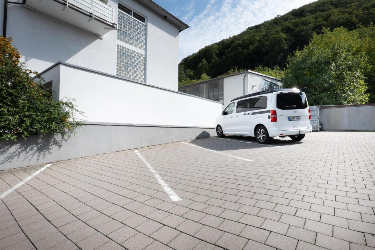 Apart4Me Scandi Apartment Geislingen Zentral Mit Parkplatz Гайслинген-ан-дер-Штайге Экстерьер фото